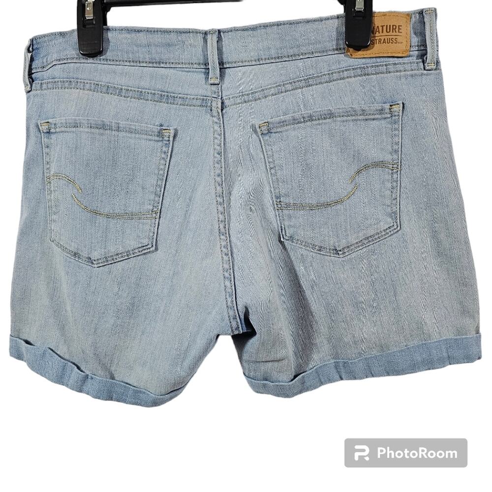 Levi's Signature Mid Rise Denim Shorts Women's Size 12 / 31